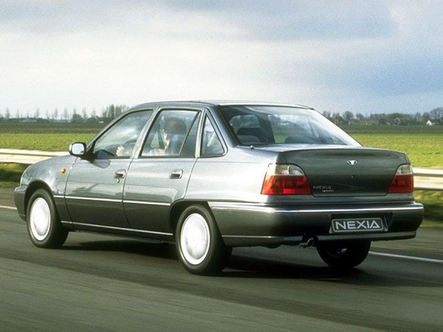  Daewoo Nexia Sedan 1994 года  (фото 2 из 9)
